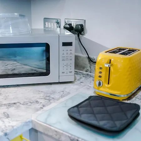 Апартаменти Stylish 1bed In *