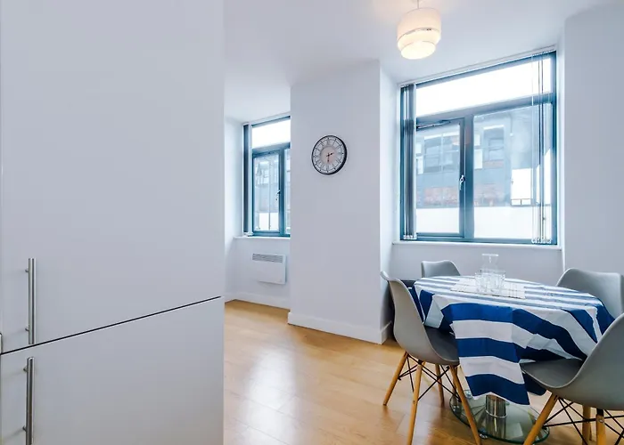 Stylish 1bed In *